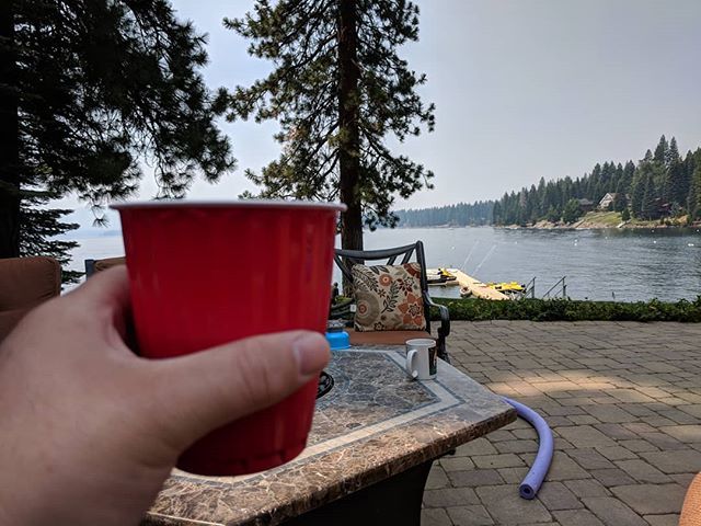 Ale_Evangelist's tweet photo. Homebrewed Baltic Porter at the lake. Can't complain! #homebrew #vacation #createyourcraft https://t.co/2T3FOT1p3I https://t.co/Wz3UTu9HRz