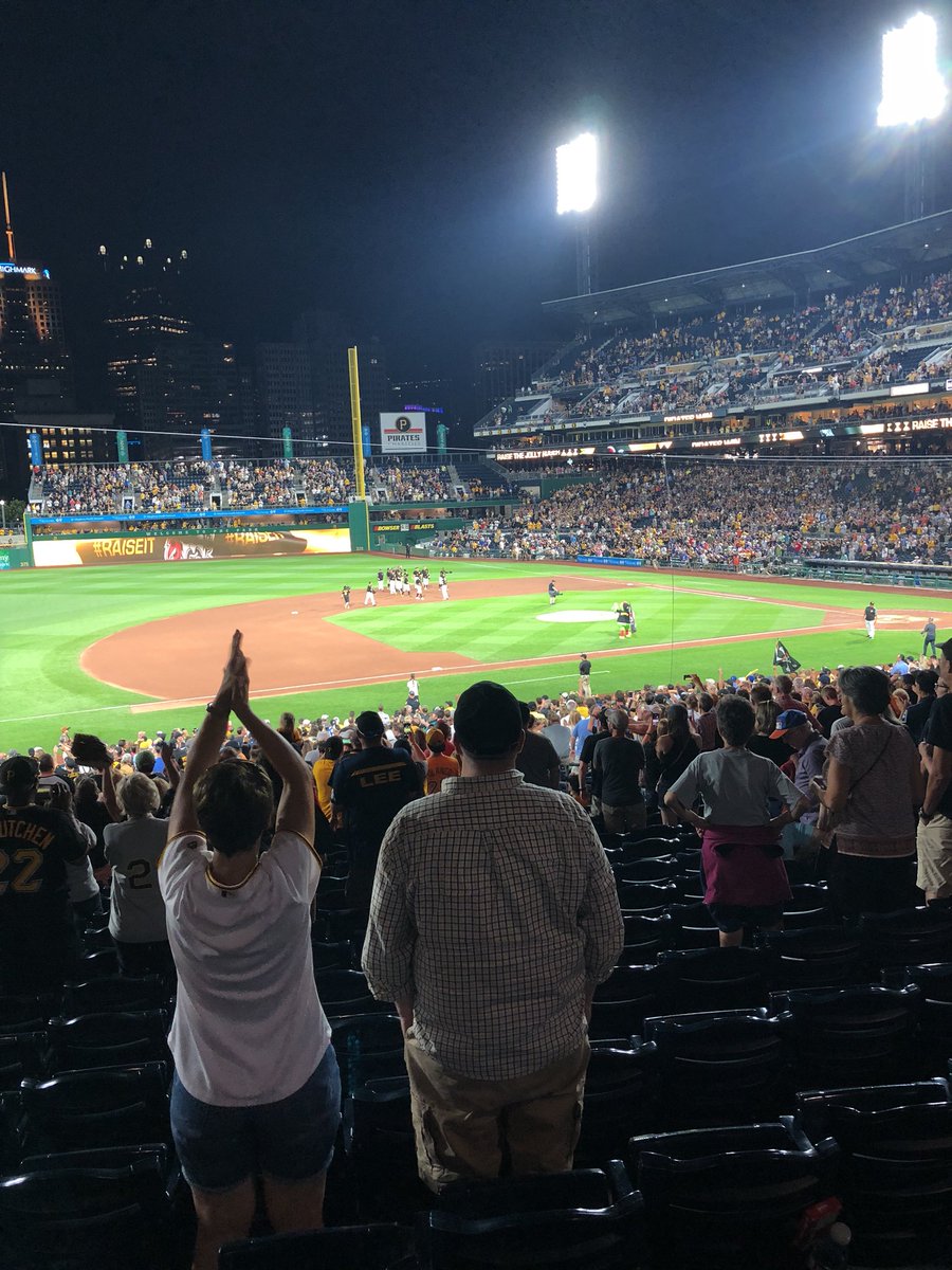cocktailsfor2's tweet photo. #RaiseIt
#FreeseWalkoff https://t.co/T3mYXphsq4