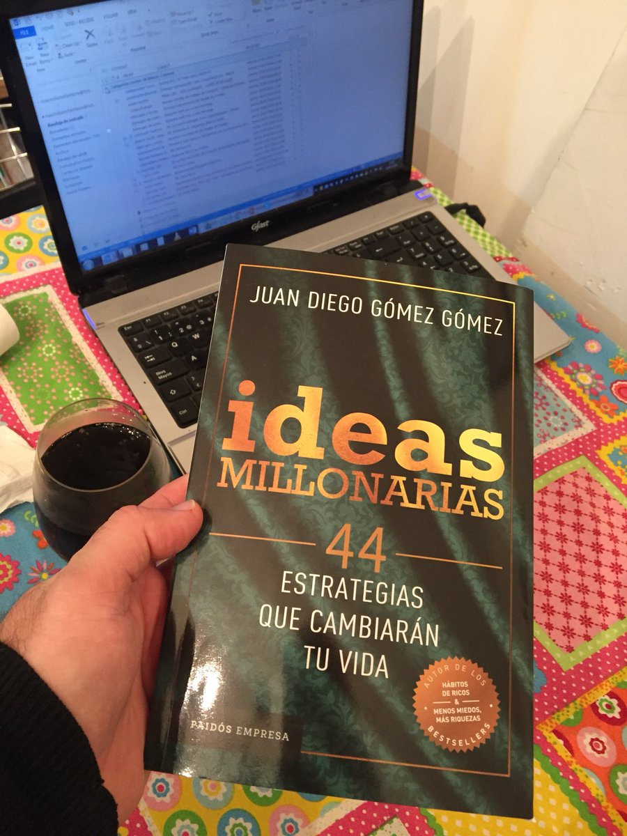 Max_Fantasy's tweet image. Gracias a @AdrianaFonzi que hace más de un año me recomendó seguir a @invertirmejor y su #ModoHervir . Hoy pasé por una librería y compré este libro de #JuanDiegoGómez que ya empecé a leer. Saludos desde Buenos Aires amigo!