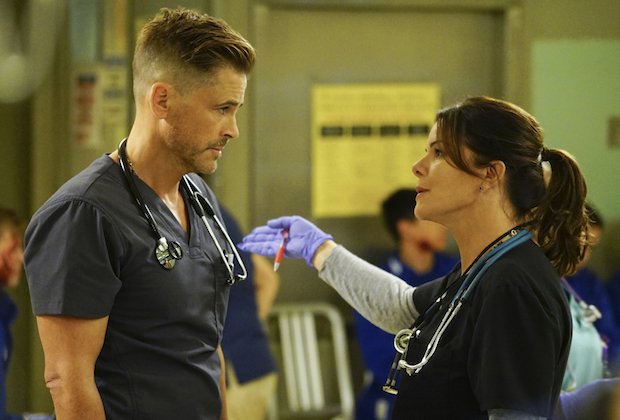 beautyMarilinha's tweet image. COMO NÃO SHIPPAR ESSES DOIS?❤ Ethan e Leanne ❤
 #Savecodeblack #CodeBlackBrasil @RobLowe @MGH_8