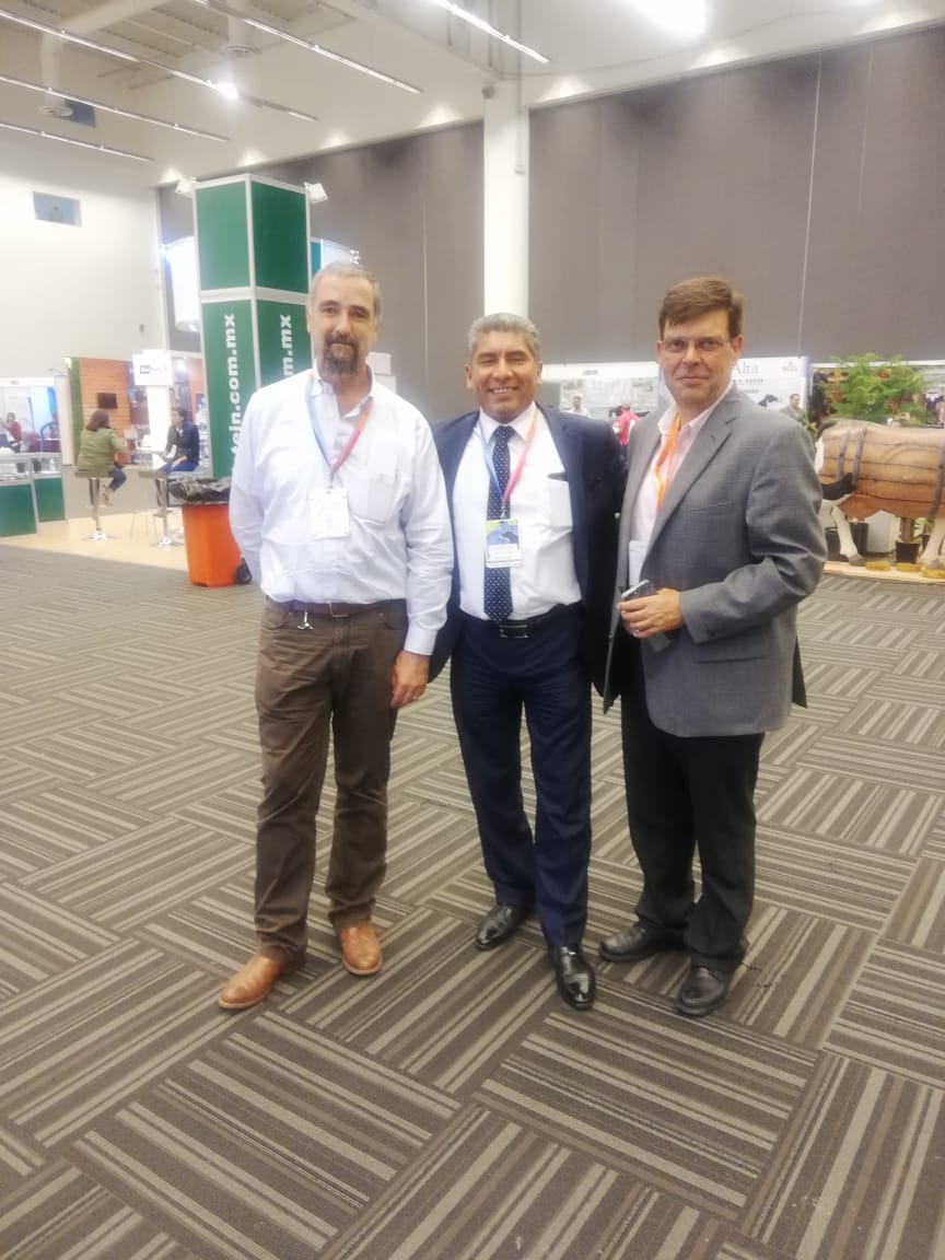 ANECh_Oficial's tweet photo. Hoy es un día importante para @ANECh_Oficial, porque nos incorporamos como Asociado Invitado a la Federación Mexicana de Lechería AC (FEMELECHE).

Representados por @IsmaelFloresT los #Chapingueros reafirmamos nuestro compromiso con los productores primarios de México. https://t.co/L2mD0pbaKM