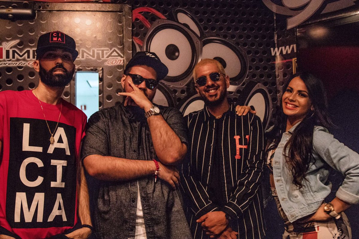 On Air <a href="/LaNueveCuatroFM/">La Nueve Cuatro FM</a>