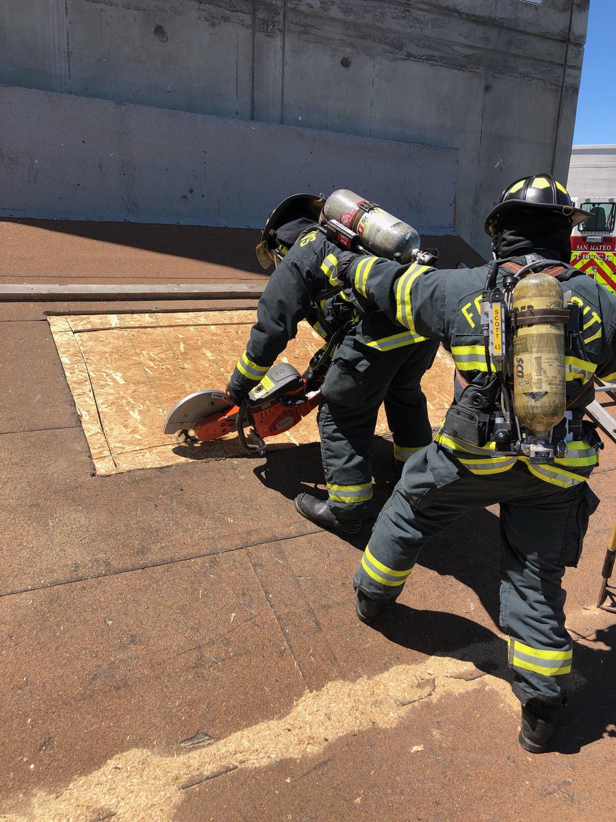 SMCFireDept's tweet image. Recruit FFs from San Mateo, Belmont, and Foster City Fire Departments training on tactical ventilation skills today. Even as state wildfires burn, new firefighters are proving themselves and getting ready to come online. #SMFD, #BFD, #FCFD