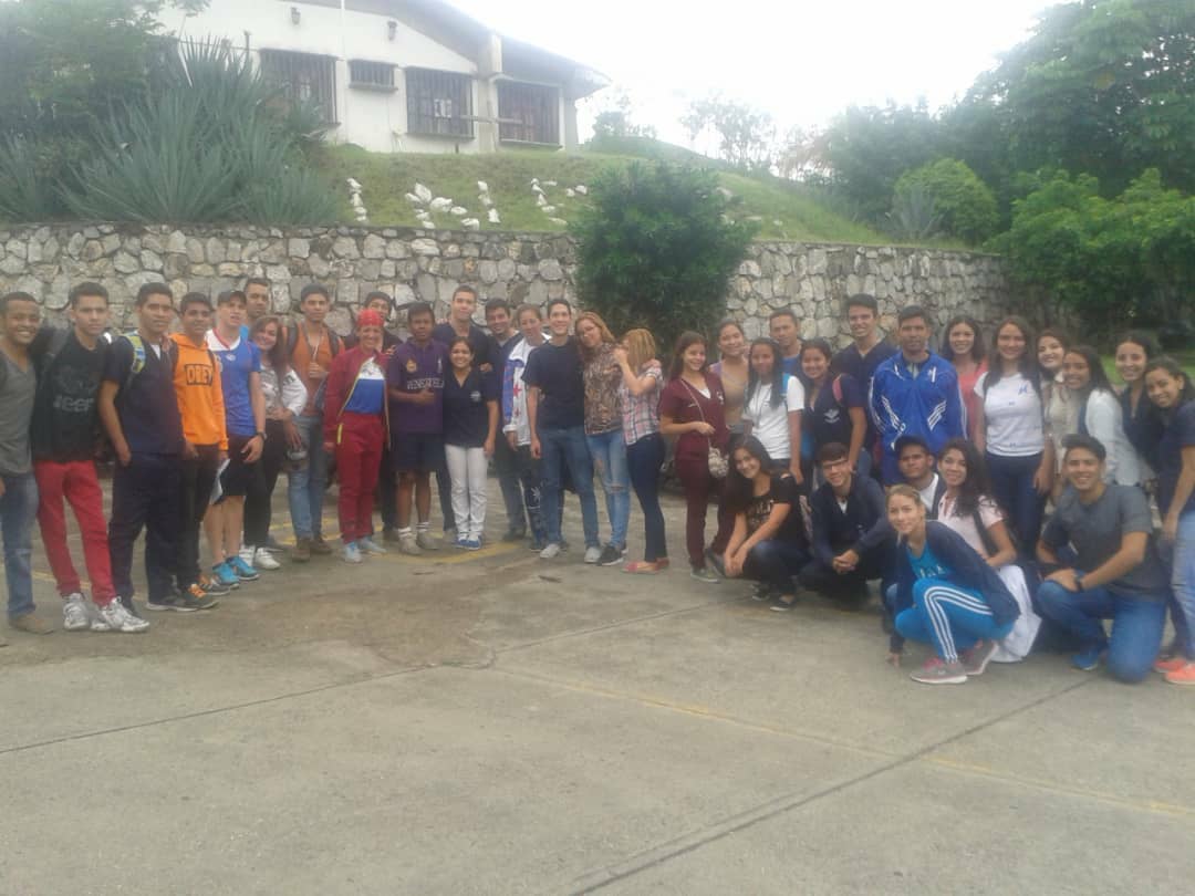 SomosGanarGanar's tweet photo. BAJO LA DIRECCIÓN DE NUESTRO RECTOR @jlberroteran #UNERG SE MANTIENE ACTIVA IMPULSANDO LOS JUEGOS DEPORTIVOS UNERGISTAS 2018
COMUNIDAD, UNERG Y DEPORTE
#FREUNERG
#SomosGanarGanar https://t.co/2IztYEajbm
