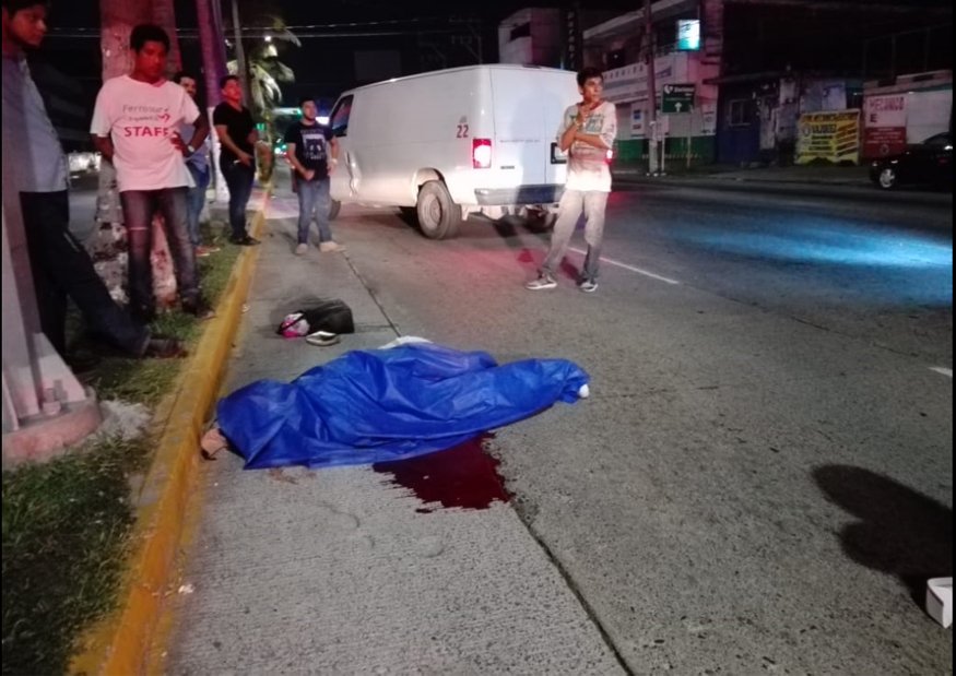 Enfermera de la CruzRoja MUERE atropellada por una camioneta de Migración en Veracruz. Noticias en tiempo real