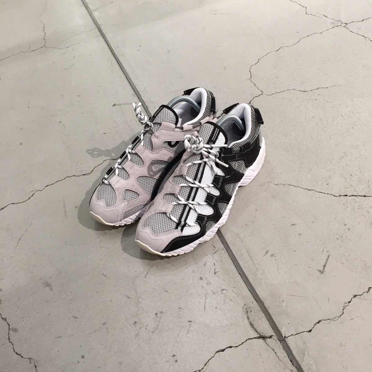asics monkey time gel mai