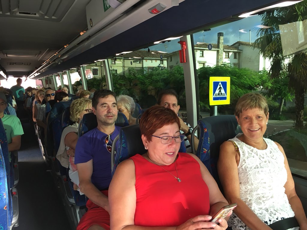 eltonelcorera's tweet photo. @eltonelcorera nos vamos de excursión a Zarauz https://t.co/OMAWMAWom2