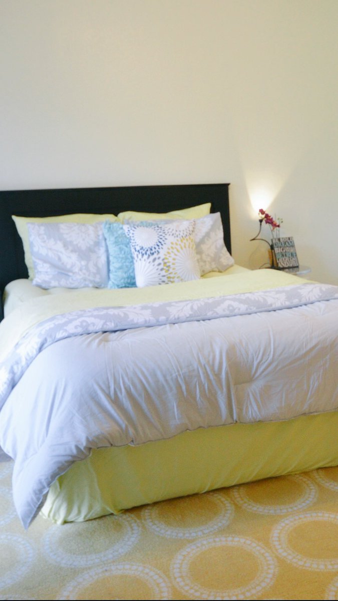 AustinStaged's tweet photo. Try light blue and yellow to transform a dull dark space into a bright, cheerful 🙌 retreat! #staging #austinapartments #apartmentliving #decorating #affordabledecor #homedecor #HomeImprovement #atx #leasingaustin #movingtoaustin #movingday https://t.co/sFtChikkBr