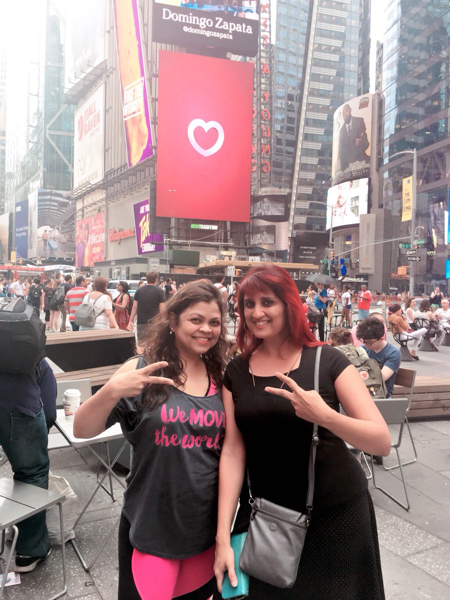 princesspudu's tweet photo. #TimesSquare #Manhattan #meetingfriend #CHILLING #flag #USA #newyorkcity #citygirl #loveandpeace #gohandinhand #messageatthesquare #citylife #peaceandlove #xoxo https://t.co/ulYlHRN6EV