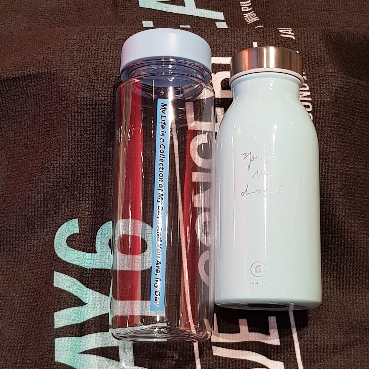 갈증나는 여름🌞 데이식스 워터 보틀과 텀블러로 시원~하게 여름을 나시고! 위드드라마 매장에서 이쁜 데이식스 굿즈들도 만나보세요❤️ #데이식...