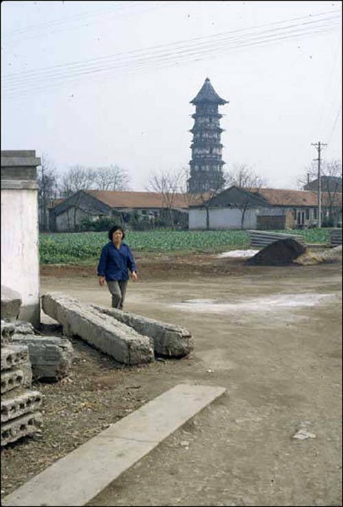 fengcheng_ccc's tweet image. Suzhou, China, 1982.
The city belongs to the Yangtze River Delta region, and is about 100 km northwest of Shanghai.

#suzhou #soochow  #chineseculture #china #chinesepeople #history #chinesehistory #photography #oldphoto #photoofchina #photographyofchina #vintagephotography