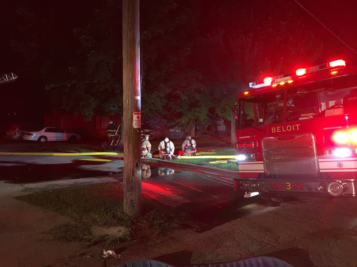 BeloitFire's tweet image. We are on scene of an apartment fire in the 900 block of West Grand Avenue. All residents are accounted for. More information is posted on our Facebook page.
