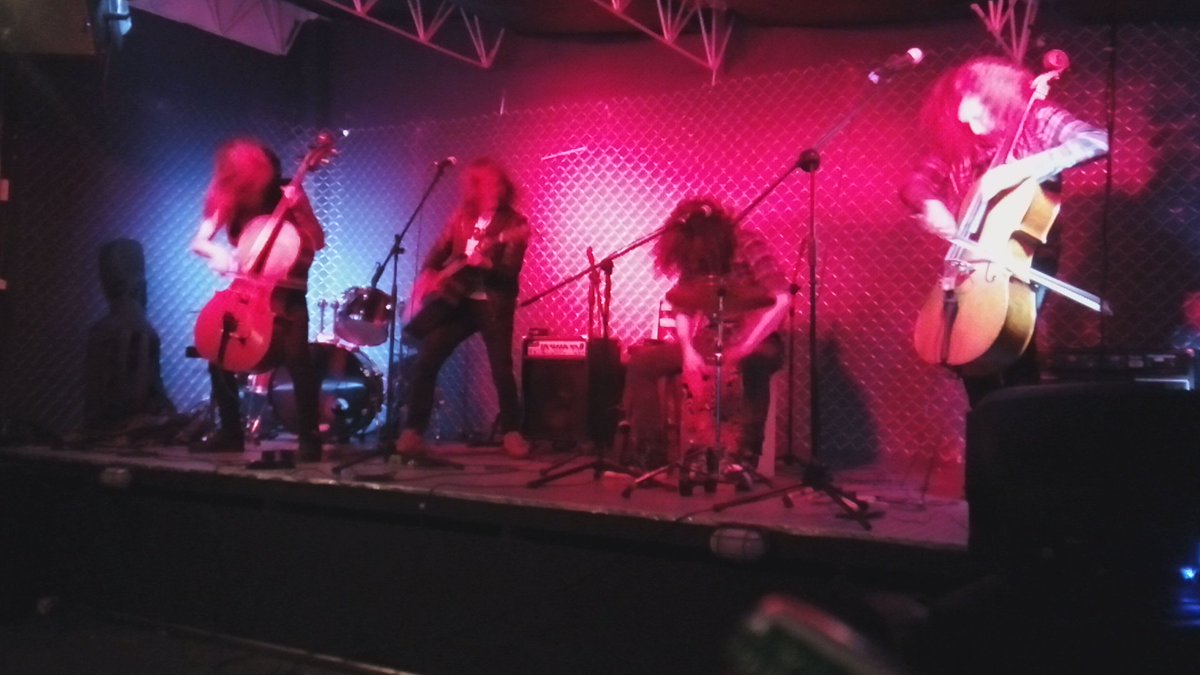 _ElvisSaw's tweet image. #ItsTimeToBeer #ItsTimeToRock con @rizzoma_oficial en @TheMusicHallBogota... Para devoradores de música 🎶!!! #TheMusicHallBogotá #TMHBAR (@ TMH - The Music Hall Bogotá in Bogotá) swarmapp.com/c/4zIithv1kMe