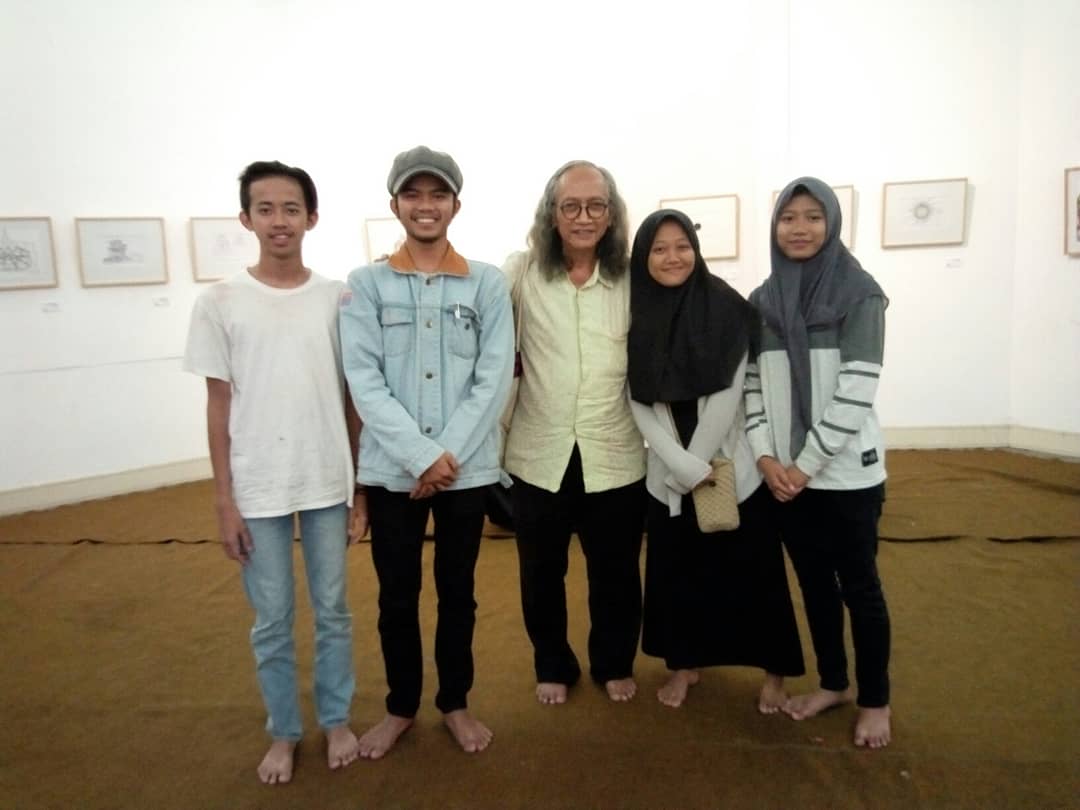 RIVAI_ID's tweet image. Alhamdulillah
Puji Tuhan
Bagi Allah, Tuhan semesta pujian.