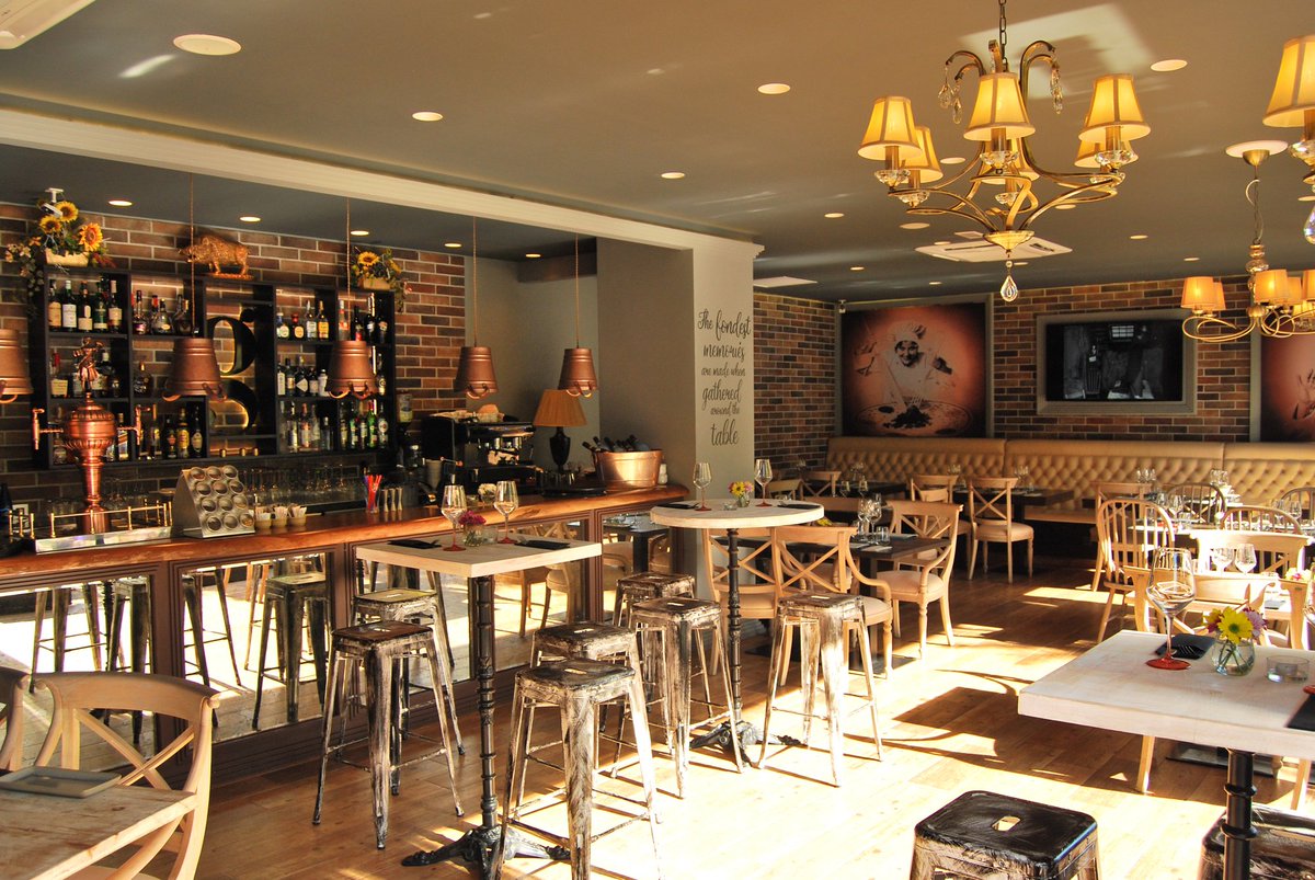 Disfruta día y noche, porque cualquier momento es bueno disfrutar en nuestro #Restaurante.

Le invitamos a descubrir el sabor de #Glotón.

Nosotros creamos, usted disfruta... 🍹

#GlotonExperience #Restaurante #Marbella