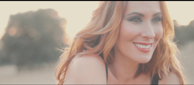 #MeVoyAcercandoATi 
youtu.be/L_LDnNLMOWQ 
Rt y que vuele !! Gracias a todos por confiar en mi, por creer en mi. Por estar ! Gracias💋