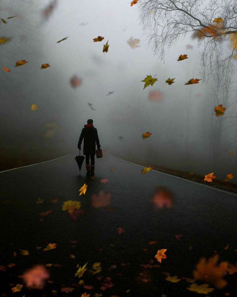 Her vaktin bir tonu vardır.
Dinle!
Düşlerin güzelliği ile yaşamın gerçekliği arasında