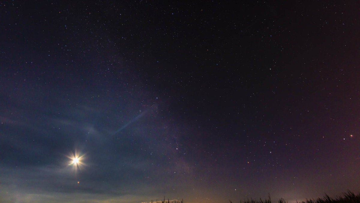 Eclipse de Lune du 27 juillet 2018, #Mars , la #Lune et la #VoieLactée associés
Facebook
bit.ly/2oc0h7B
<a href="/BAstorgPhoto/">BASTORGPhotographe</a> #france #bretagne #rennes #photographe #photography #Eclipse #Sky #night