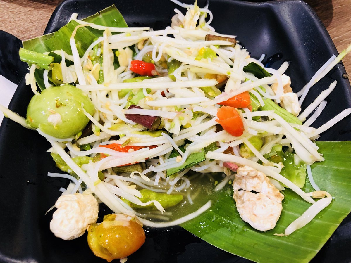 LewPatama's tweet photo. แซบนัวที่ร้านส้มตำลาวญวน ที่เดอะพรอมมินาร์ด @aroii #อร่อยไปแดก  #วันอาสาฬหบูชา #กรุงเทพ #อร่อยในปากกู https://t.co/fAWGR4mG2R