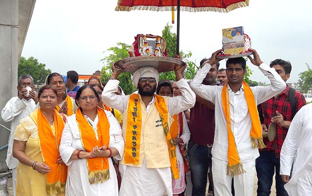 RishiPrasadOrg's tweet photo. व्यास पूर्णिमा के पावन अवसर पर धूमधाम से मनाया गया ऋषि प्रसाद जयंतीः लखनऊ, उ.प्र. https://t.co/saKmfGBY77