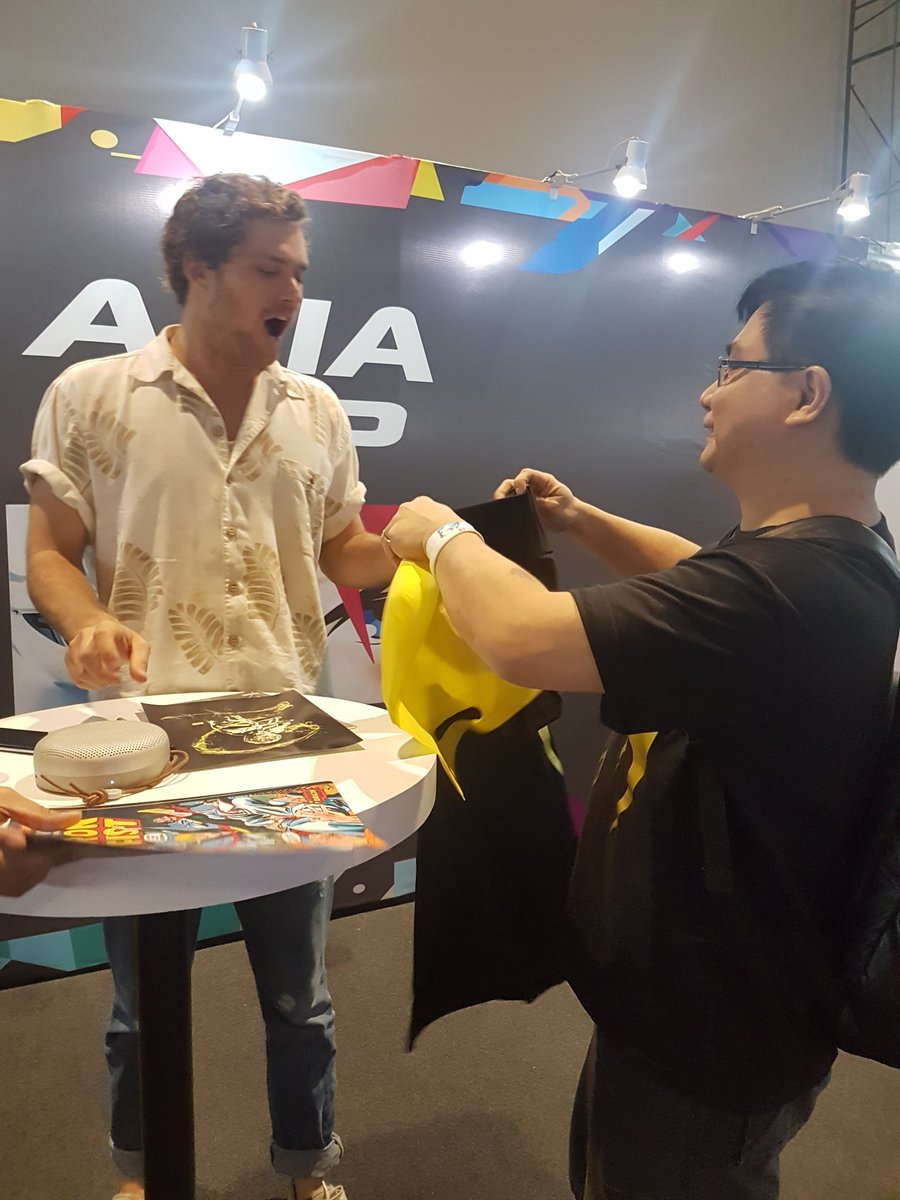 SirOmar23's tweet photo. Got to meet Iron Fist himself, @FinnJones here @AsiaPOPComicon!!!c",) Had a comic &amp; an Iron Fist Season 2 @JoeQuesada art &amp; gave him a shirt just like mine. He was pleasantly surprised to receive it! Thank You, Lord!c",)
#MarvelNetflix #NetflixAPCC #IronFist #AsiaPOPComicon https://t.co/1SwVIWzyEX
