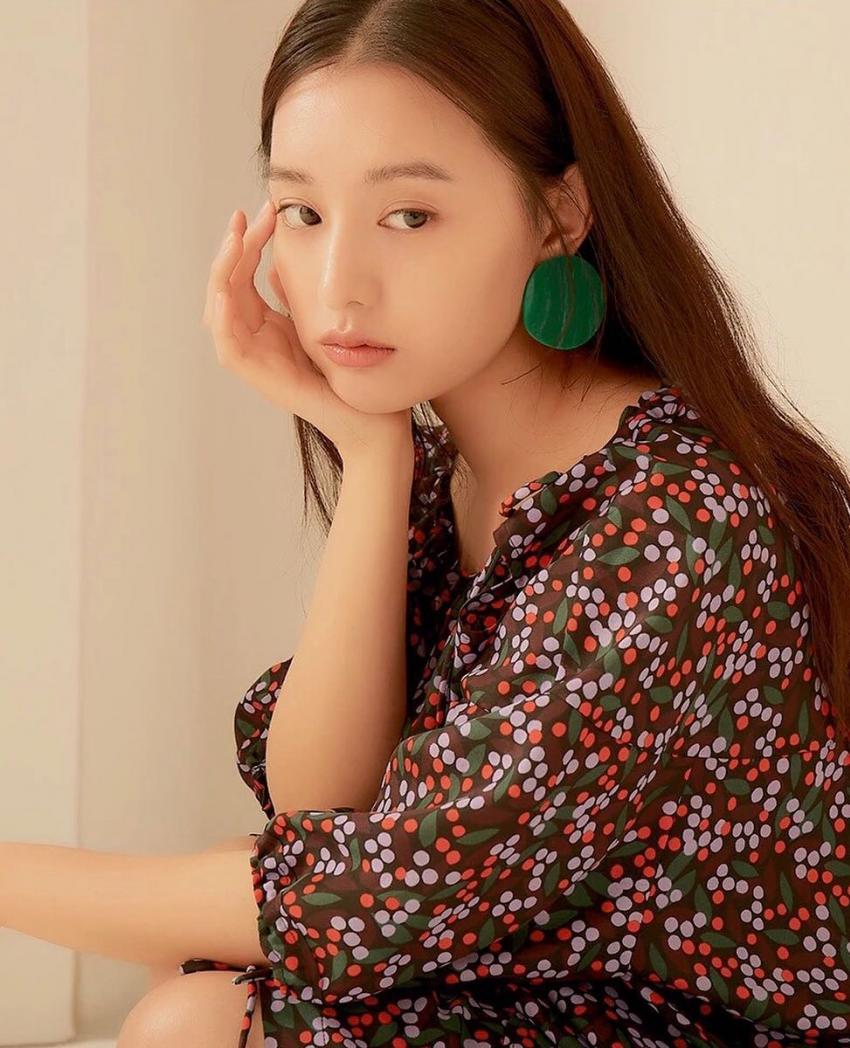 jiwon_hq's tweet photo. Kim Ji Won for Basic House

#actresskimjiwon #金智媛 #김지원 #kimjiwon https://t.co/SfBB6tCg0i