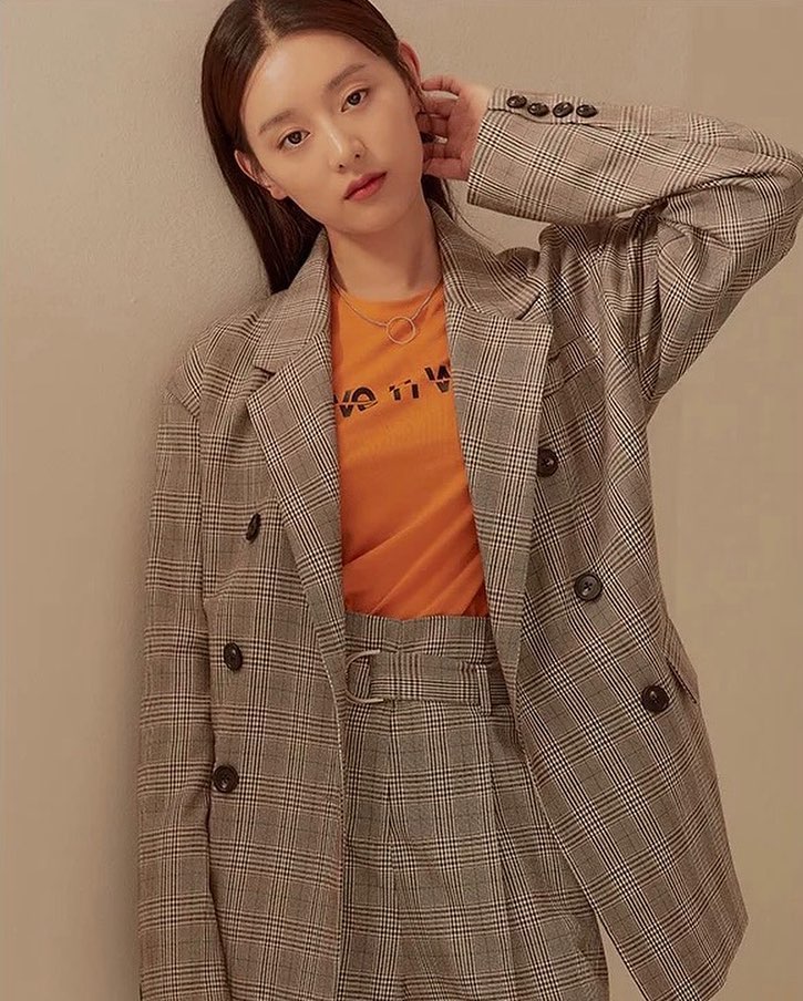 jiwon_hq's tweet photo. Kim Ji Won for Basic House

#actresskimjiwon #金智媛 #김지원 #kimjiwon https://t.co/LaLmZUgcJ8