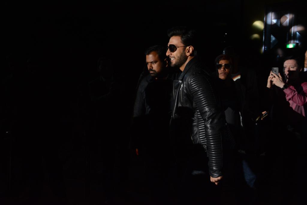 CarreraIndia's tweet photo. All it takes is your bold style &amp; daring attitude for the spotlight. @RanveerOfficial donning  #CarreraEyewear 167/S. #DriveYourStory @carreraworld https://t.co/E0OMuXTKoI