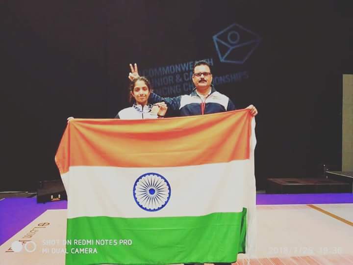 raqeeq747's tweet photo. Shreya Gupta from #Jammu, becomes the first girl from the state to win a medal in an International Fencing Championship being held in Newcastle UK.  

#GemsOfJammu #JKian @GAMIR_INC @raipur_nsuicg @jandkgovernor @ShaidaAbdali @Fairoz_JK https://t.co/OxGB8HxOXI