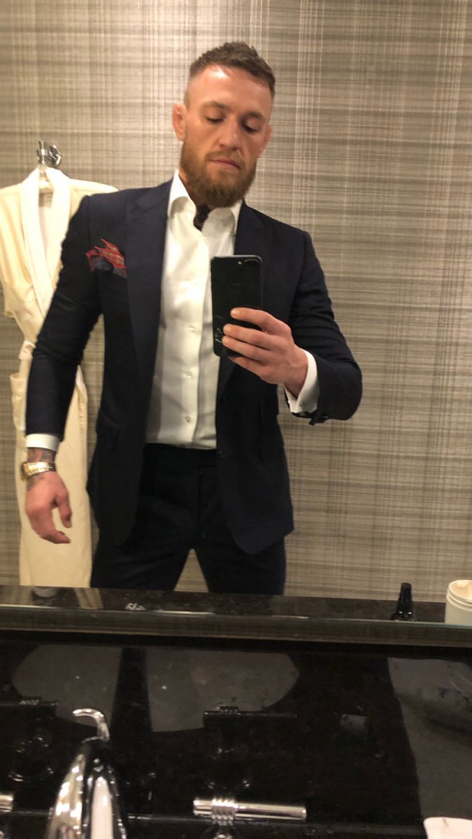 KingMcgregorFC's tweet photo. New York City @TheNotoriousMMA https://t.co/D74OAI513O