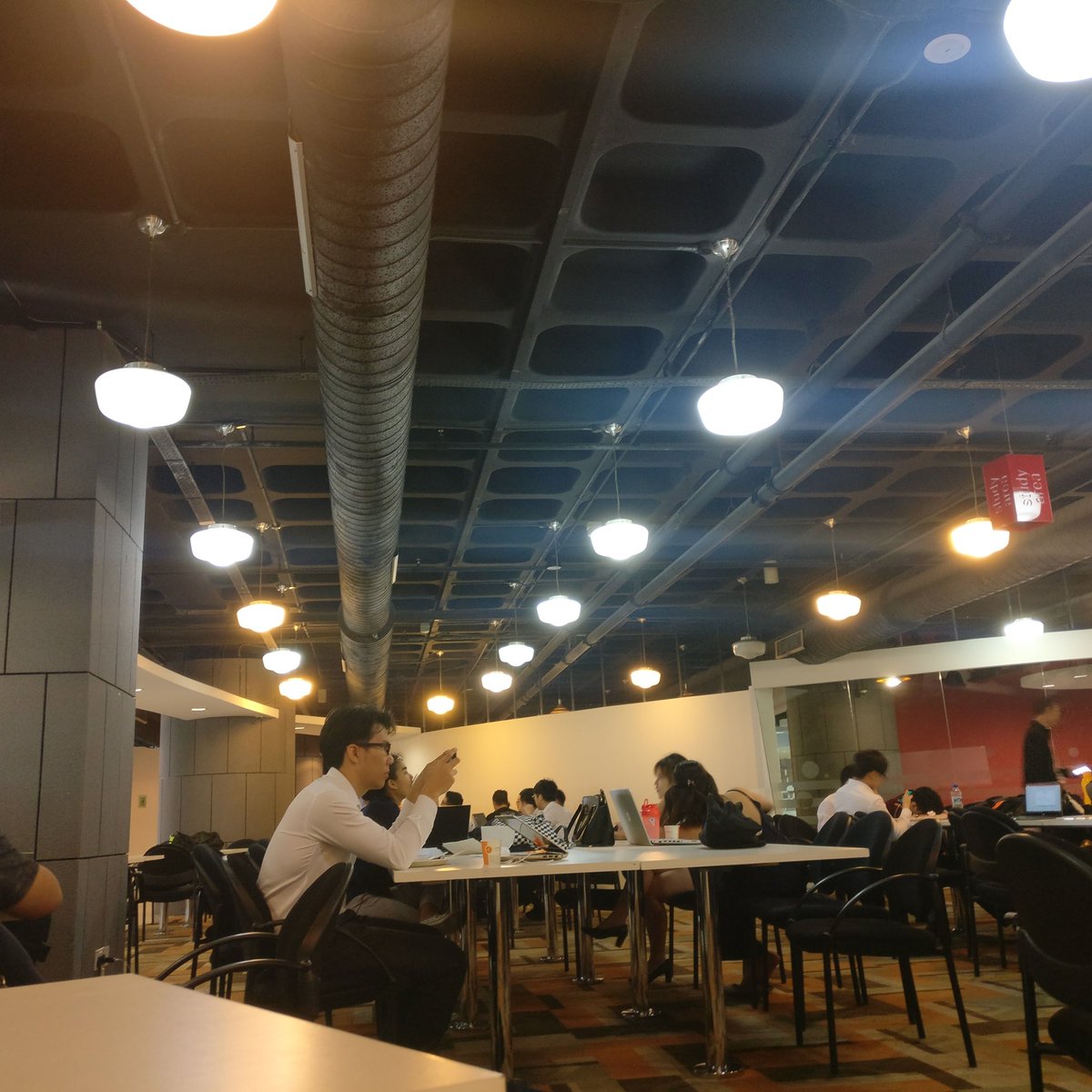 Difitek's tweet photo. Some interesting ideas being pitched by the amazing teams participating in the #PolyFintech100 hackathon that's underway today and tomorrow, in Singapore. πΈπ¬
#sff2018 #SGFintechFest #Fintech https://t.co/NnFcg6jbpN