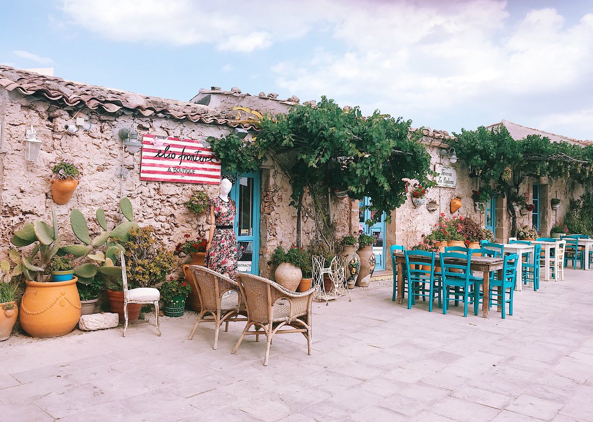 valeridesposito's tweet photo. Angoli siciliani pieni di sole e di azzurro 
- Marzamemi - https://t.co/YqbKk7pk9J