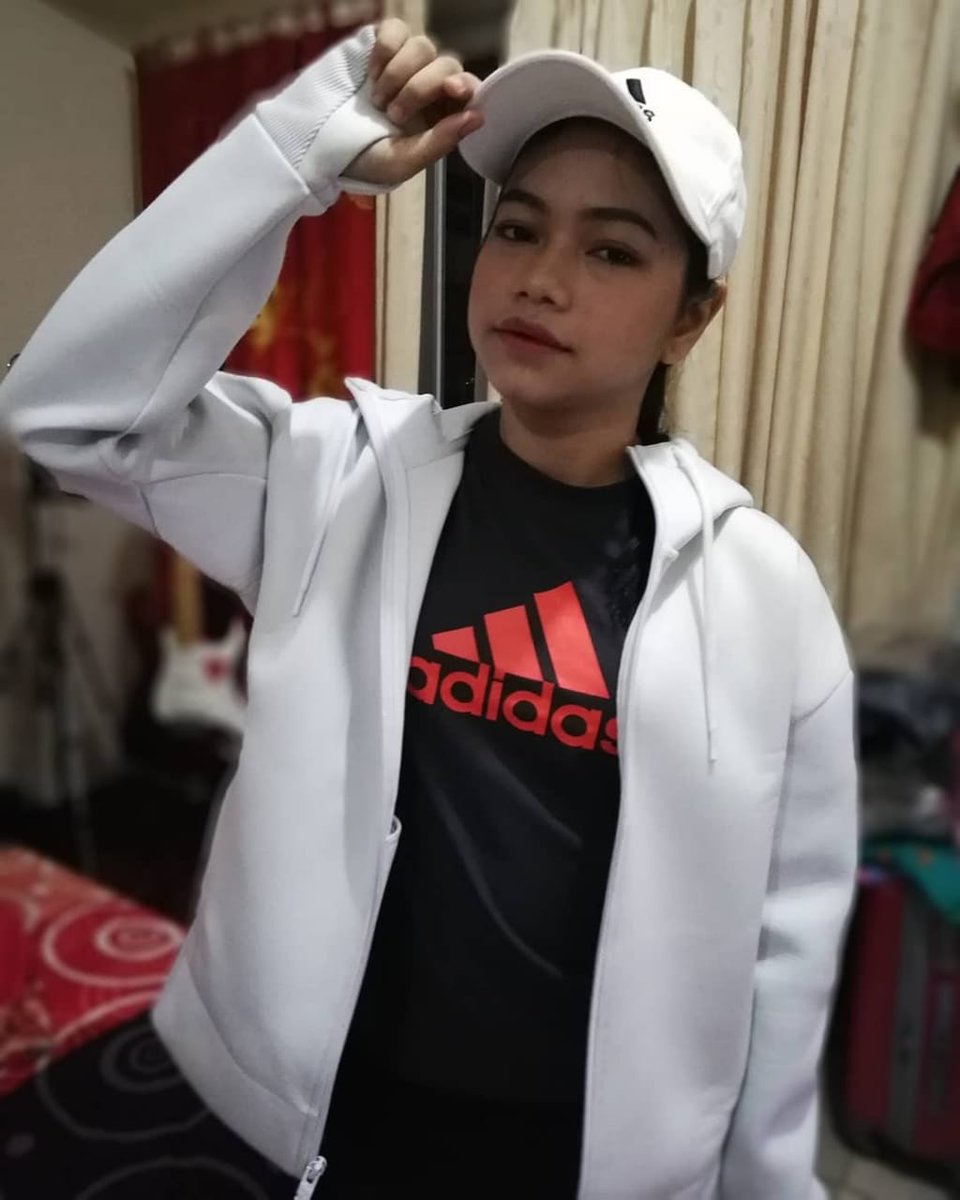 Happy Mountsarry Ralova yang ke 6 ya. Semoga makin kompak, tetap solid, makin banyak, makin segalanya lah yang baik baik ya 😊😊😁😇😇, dan Semoga VC Gejolak Cinta Cepat Rilis,,  Aamiiin Ya Allah,,,,, 
#6MonthRalovaForRara