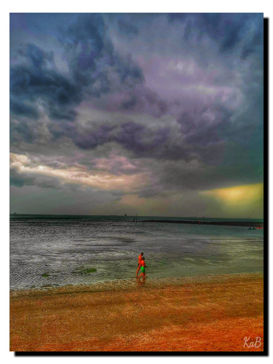 Stormy skies over Walpole Bay last night 27.07.18 #storm #sky #clouds #rain #beach #walpolebay #margate @VisitThanet @VisitKent @LoveMargate @bbcsoutheast @Kent_Online @ThanetGazette @itvmeridian @kentlivenews