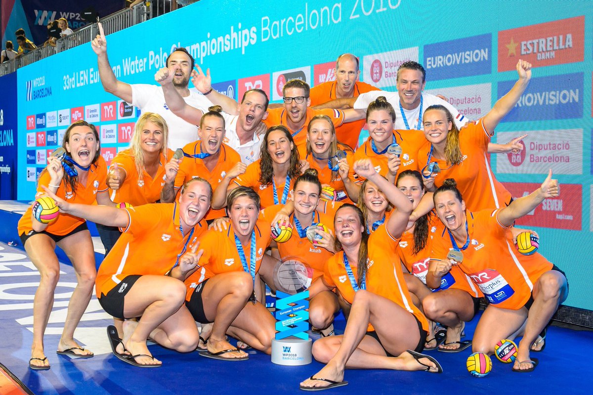waterpolodames's tweet photo. EUROPEES KAMPIOEN!🏆 #WP2018BCN https://t.co/AX8zjZfzkM