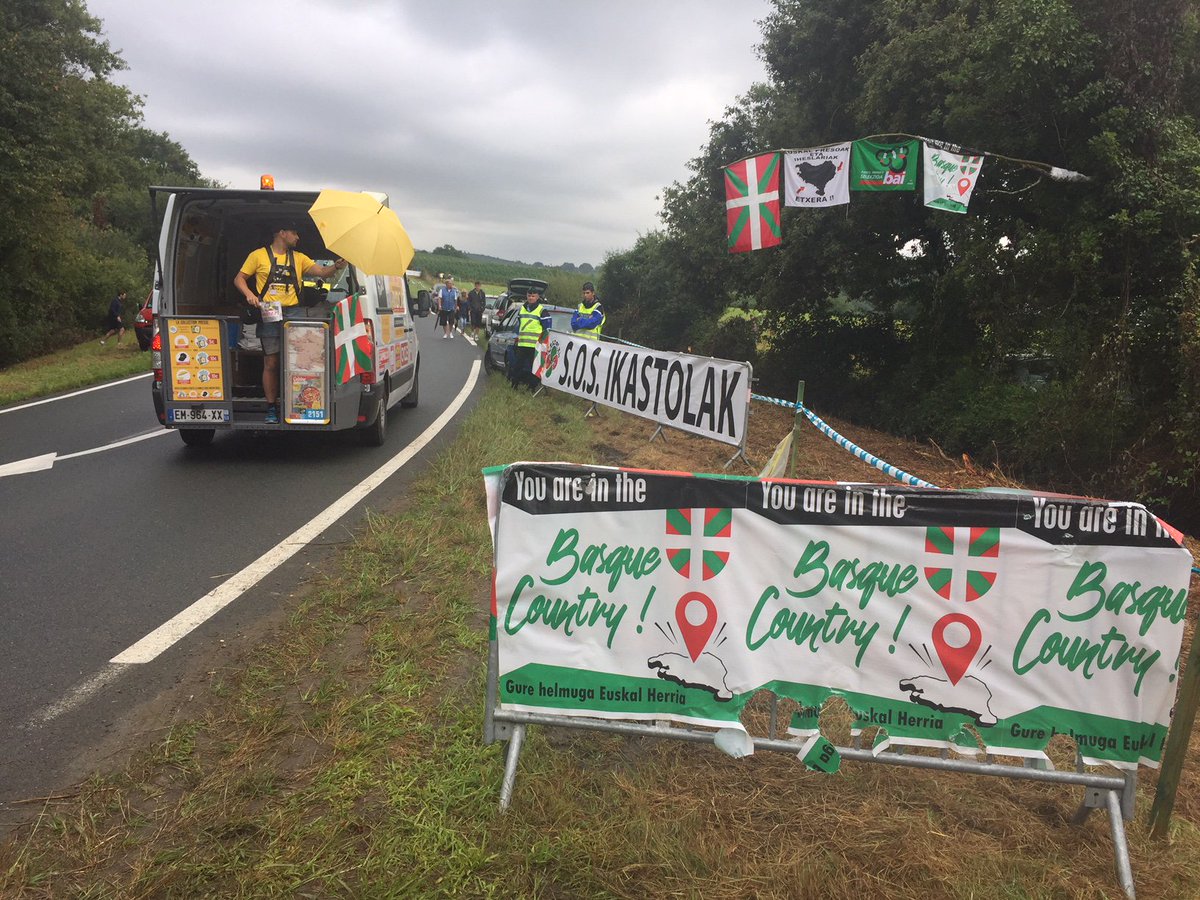 Tourraehn's tweet photo. Tourraren karabana Euskal Herrian
#tourraehn https://t.co/DYmbqkghEy
