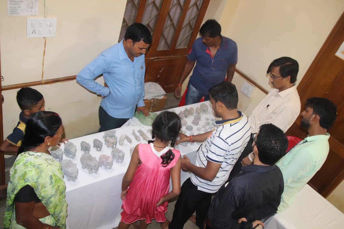 DFmicroentp's tweet photo. Glimpses of Navodyami exhibition held in Varanasi.
#Deshpandefoundation
#Navodyamiorg
#Smallscalebusiness
#Eksochsandbox https://t.co/zDQh6OJUs9
