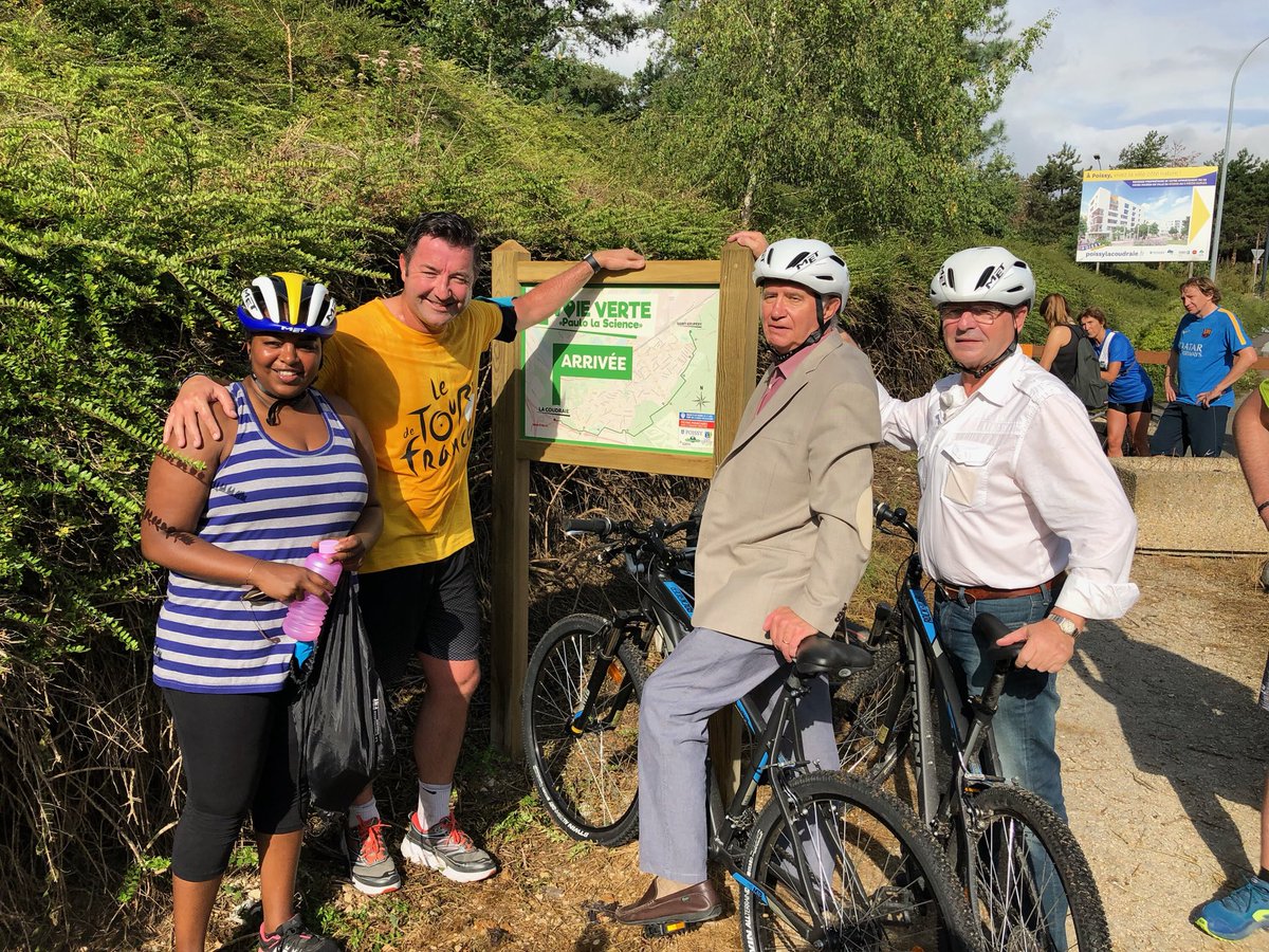 villepoissy's tweet photo. Long de 6 150 mètres, le tracé de la voie verte #PaulolaScience, inauguré aujourd’hui, passe dans la forêt domaniale autour de Poissy et est jalonné de panneaux d’information et d’orientation aux différents points d’accès. https://t.co/hRaGJrKNla