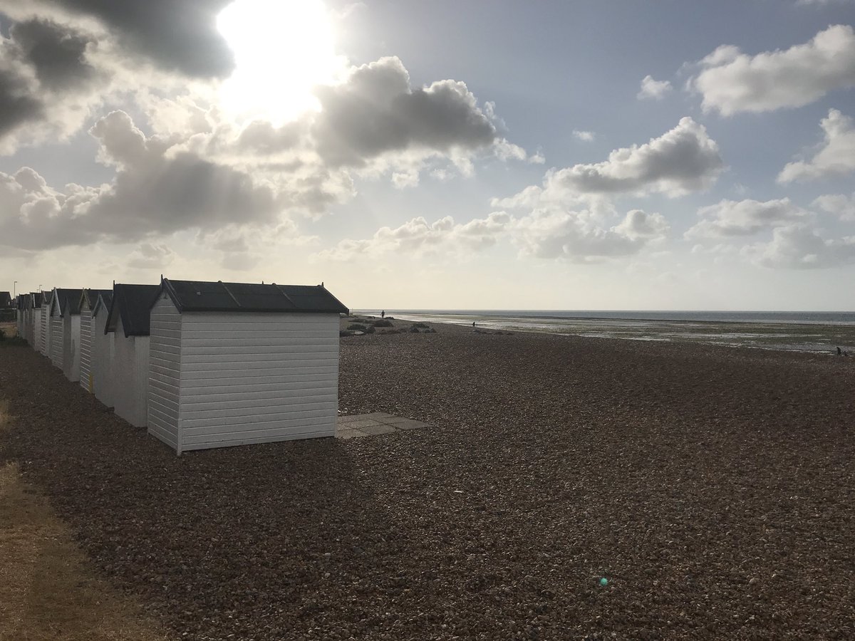 p4rktheshark's tweet photo. Morning spin to loosen the legs up bloody windy today π³. @GetSpokd @RichJLang @Bike4CancerUK @secretrainingcc @wahoofitness #getspokd #spokd #STEALTH https://t.co/uiQE5znmT0