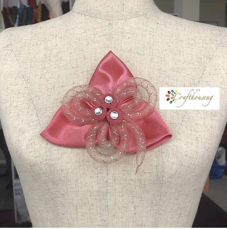 GhImpress's tweet photo. Brooch Appliqués 
Order yours now @impresscrafthousegh via dm/Wassup on 0504300709 https://t.co/4bZlByYdXd