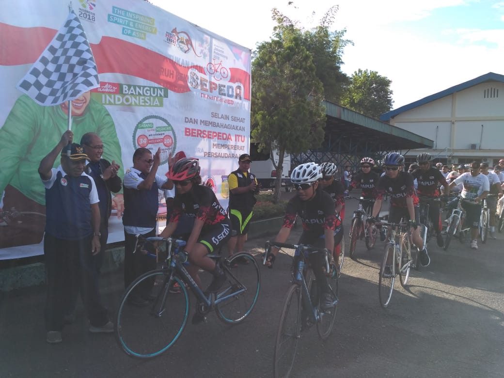 Deputi3Menpora's tweet photo. Sepeda Nusantara di Jayapura Usung Pesan Persaudaraan dan Diikuti Atlet PON dari Papua #sepedanusantara2018 #sepeda #jayapura #gowes #deputi3kemenpora #Olahraga https://t.co/iyenfANt9j
