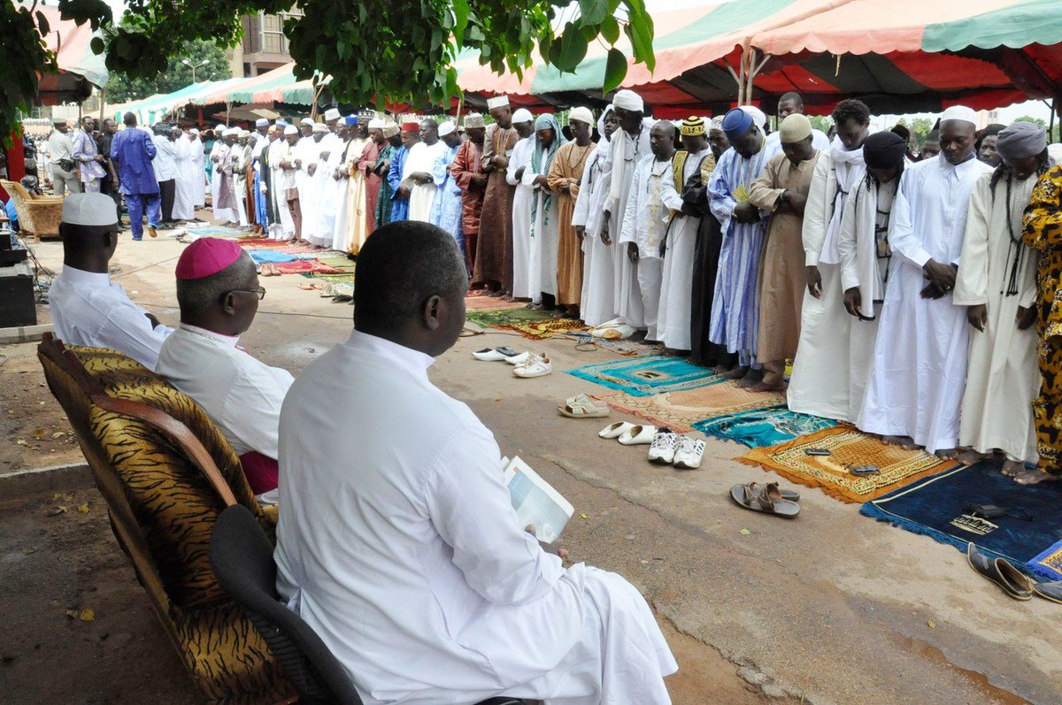 #VivreAuBurkina Tolérance et mixité religieuse. Je suis toujours émerveillée de rencontrer des personnes aux 'double prénoms' Marlyse Ramata, Farida Brigitte, Moussa Alexandre, Eric Adama! Un modèle et une richesse à chérir.   #RebrandingBurkina #RAF2018 #InvestirAuBurkina #lwili