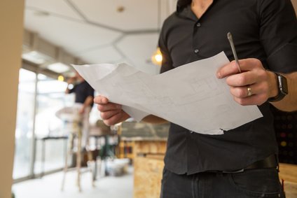 ClassCroute93's tweet photo. Votre restaurant de #Saintdenis se refait une beauté 😊 Il sera fermé du 30 juillet au 27 août mais rassurez vous le service sera assuré par notre foodtruck situé devant le restaurant pendant les travaux, et la livraison reste assurée tout l’été. https://t.co/O9RT2ESclJ
