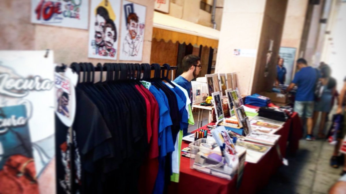 PIROTilustra's tweet photo. Ya estamos en la #feriadelComic_Disco en #ArandadeDuero con @asofed @KEventosyP @Suseyaediciones @ImagicaEdito #laBombaRecords no te quedes en casa ¡VEN! https://t.co/4v6ySUzdEf