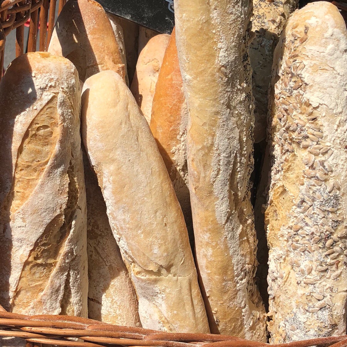Today is Farmers Market at Chesham and Tring. Head down there this morning to pick up some local produce for the weekend. <a href="/Zannisbakery/">Zanni's Bakery</a> will be at both #Farmersmarket #tring #chesham aw