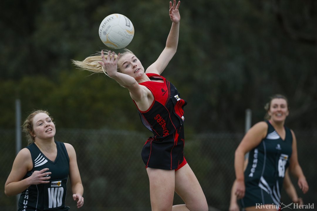 Battle of the Bombers. riverineherald.com.au/@galleries/201… 📸 Luke Hemer.

<a href="/RivSport/">Riverine Herald Sport</a> <a href="/RiverineHerald/">Riverine Herald</a> <a href="/Echucafnc/">Echuca FNC</a> <a href="/kybombers/">Kyabram FNC</a> <a href="/GVLeague/">Goulburn Valley League</a> <a href="/AFL_GM/">AFL Goulburn Murray</a> 

#sport #footy #gallery #photography