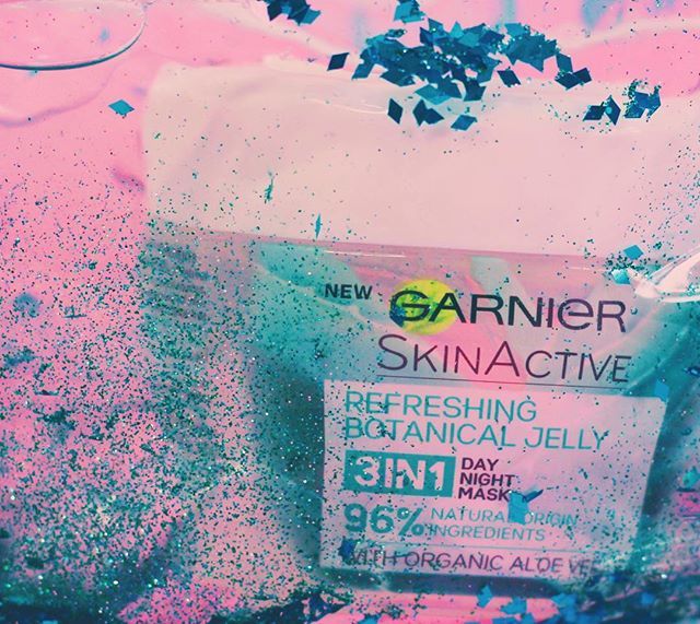 AnoushkaLoves's tweet photo. I don’t think you’re ready for this jelly @garnieruk
#garnierbotanicaljelly #garnier
#discoverunder10k #anoushkaloves #mcrbloggers #ihavethisthingwithpink #ownyourpretty #wakeuptomakeup #tropicalvibes #makeupjunkies #makeupaddiction #skinessentials #fo… https://t.co/Ty8z0Tl2j3 https://t.co/ToQJFlrgA5
