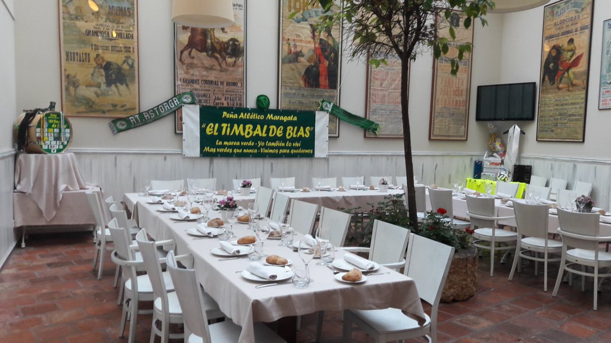 El sábado 4 de agosto 21:30 horas en Hotel Spa Ciudad de Astorga cena fin de temporada, habrá buen menú, nombramiento de Socios de Honor, sorteo de regalos, donados por nuestros patrocinadores y colaboradores.
Apúntate ya en nuestro WhatsApp hasta el día 1 a las 22:00 horas