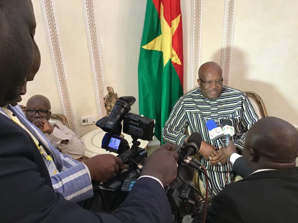 presidencebf's tweet photo. Le Président du Faso a regagné Ouagadougou dans la soirée du vendredi 27 juillet; il a indiqué que le bilan de son séjour en Côte d'Ivoire à l’occasion du 7e TAC était satisfaisant #TAC7 #lwili https://t.co/zK5dsctARM