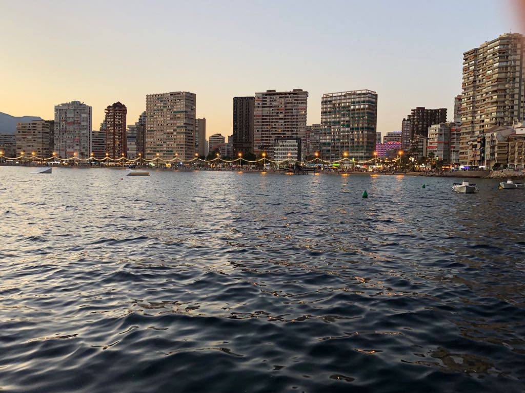 AGrupoBenidorm's tweet photo. Skyline. #benidorm #skyline #costablanca #spain #traveler #instapic #photooftheday #mediterranean #mediterranee #tourist #beniconnect https://t.co/f6ynFliPw3
